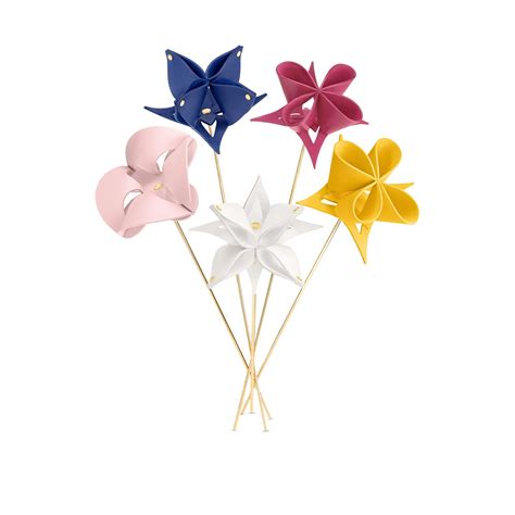 Louis Vuitton Origami Flowers by Atelier Oï .